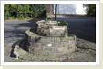 Brunnen auf dem Dorfplatz